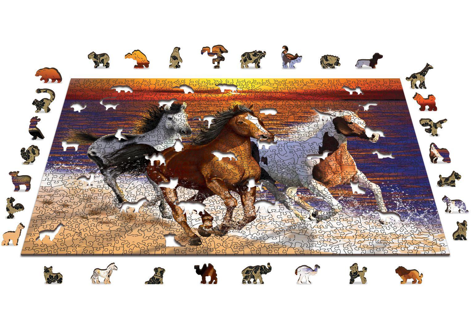 Wooden Puzzle with Figurines - Wild horses on the beach, 1010 pieces