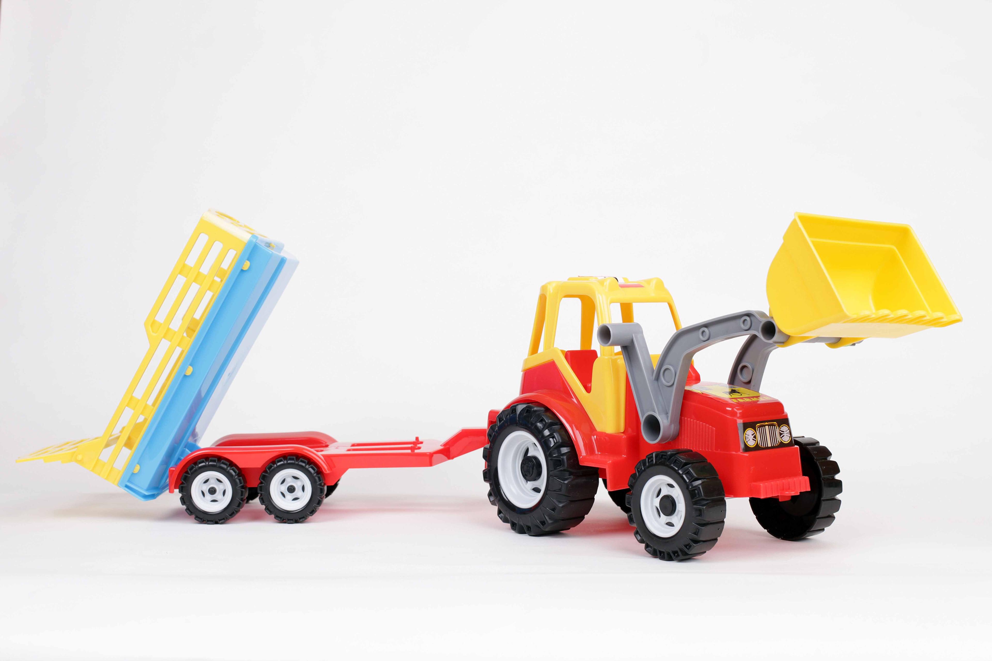 Tractor with loader and trailer - model 084