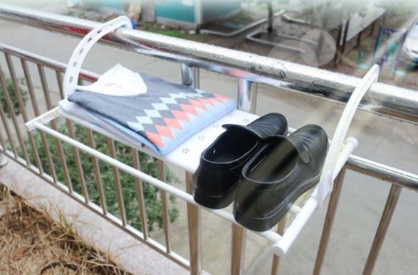 Balcony dryer for laundry, with an adjustable width of 70-120 cm