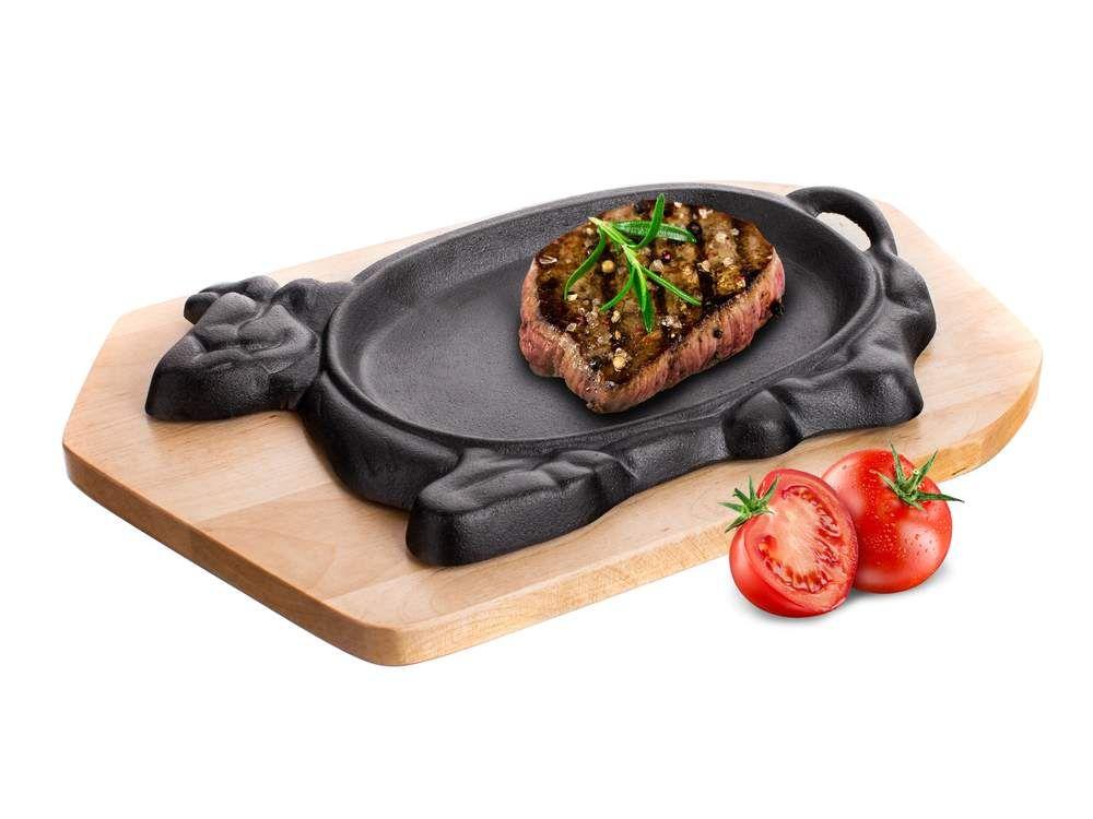 Cast iron frying pan with wooden Grada board 27x17 cm - in the shape of a cow
