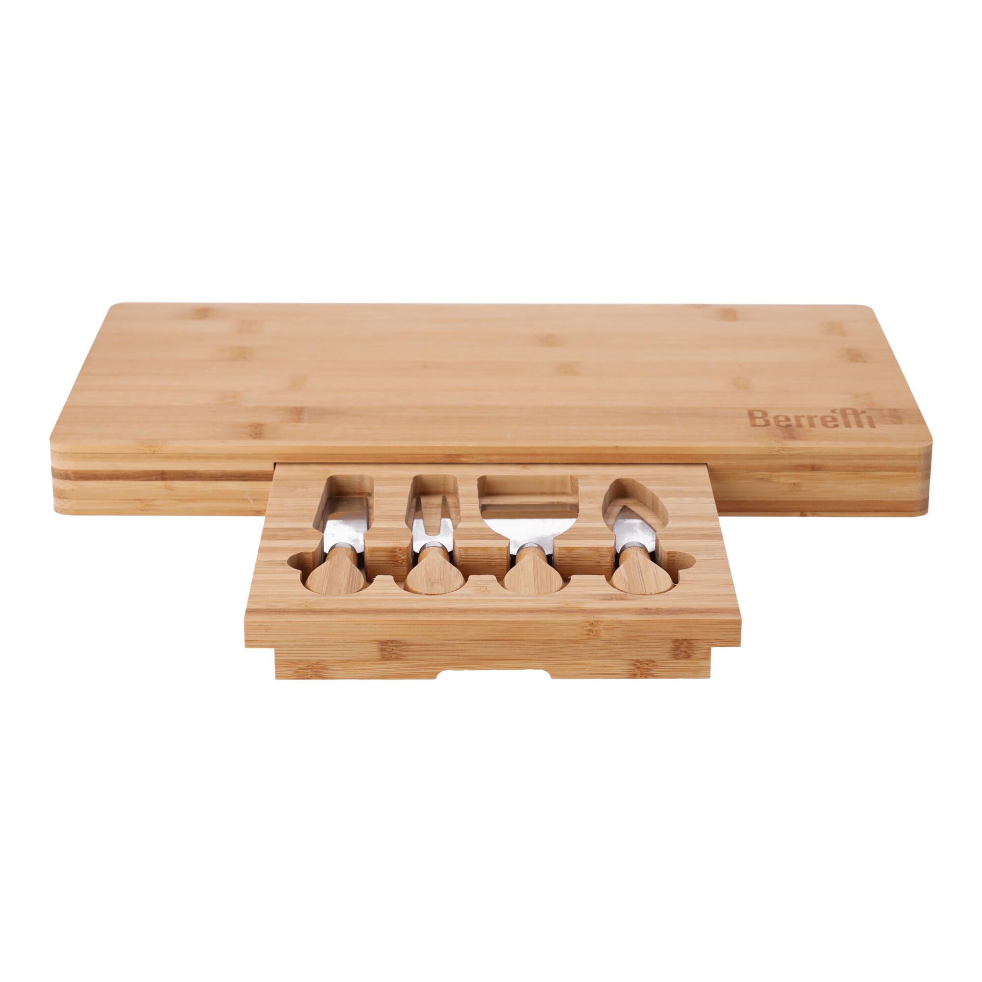 Bamboo cheese serving board with knives BERRETTI, size 45.5x22x4 cm.