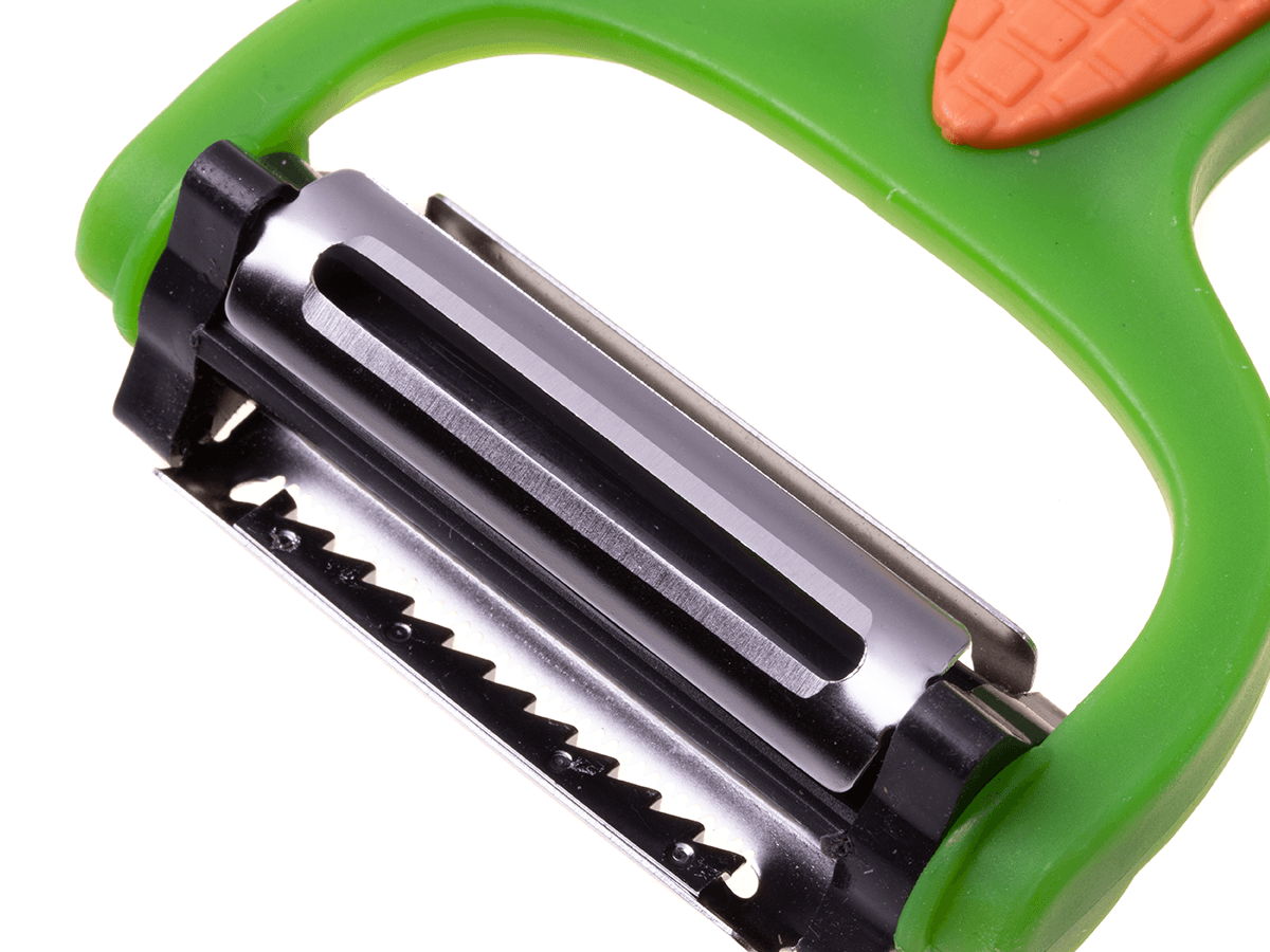 Multifunctional peeler with three blades