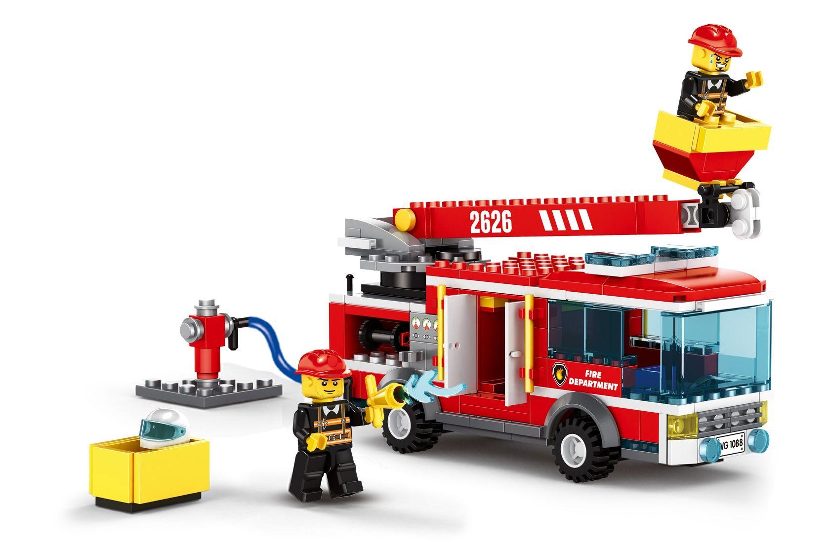 Fire truck with elevating platform