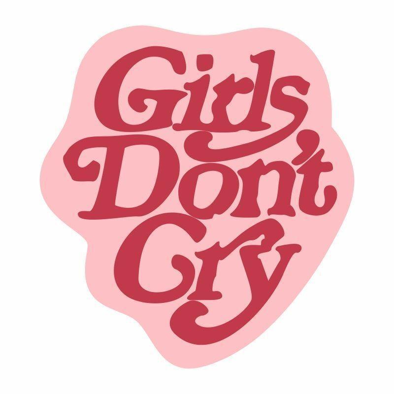 Dekoracyjny miękki dywan "Girl's don't cry" 100 x 100 cm - różowy