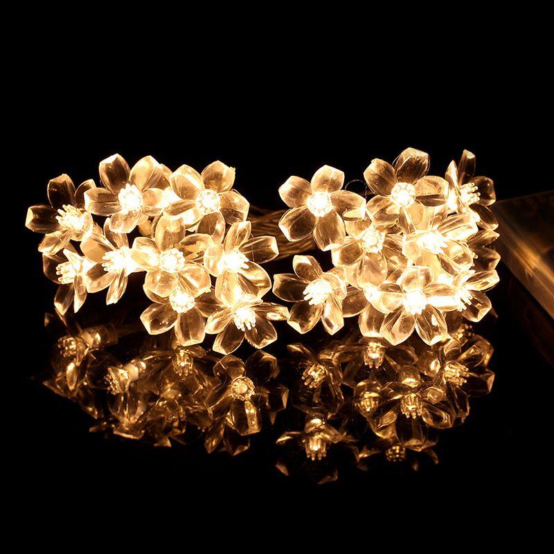 Lampki dekoracyjne w kształcie kwiatka - barwa ciepła
