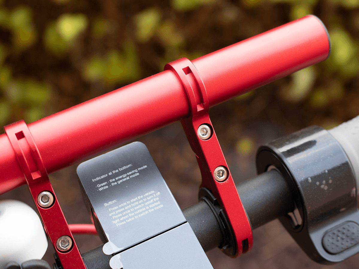 Aluminiowy uchwyt na kierownice rower / Hulajnoga Xiaomi M365/ Pro - czerwona