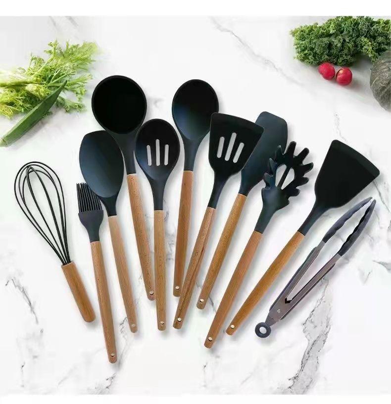 Kitchen utensils - a set of 11 elements - black