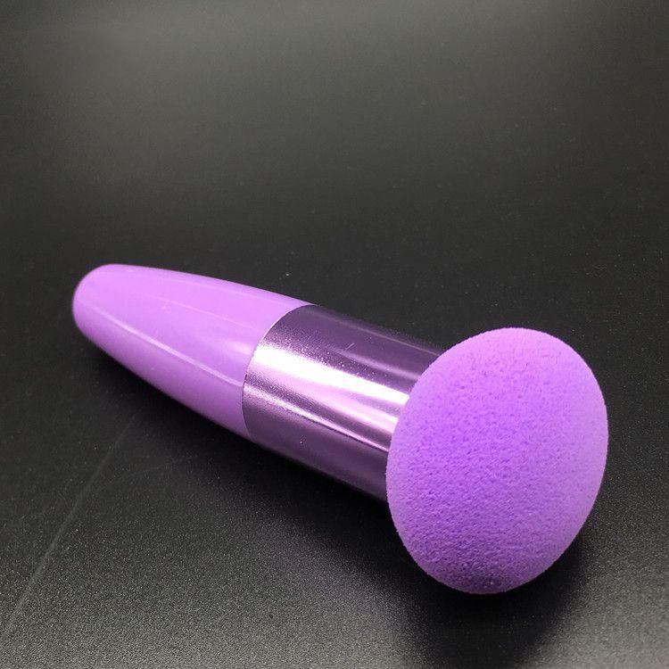 Sponge, mushroom-shaped makeup blender - purple