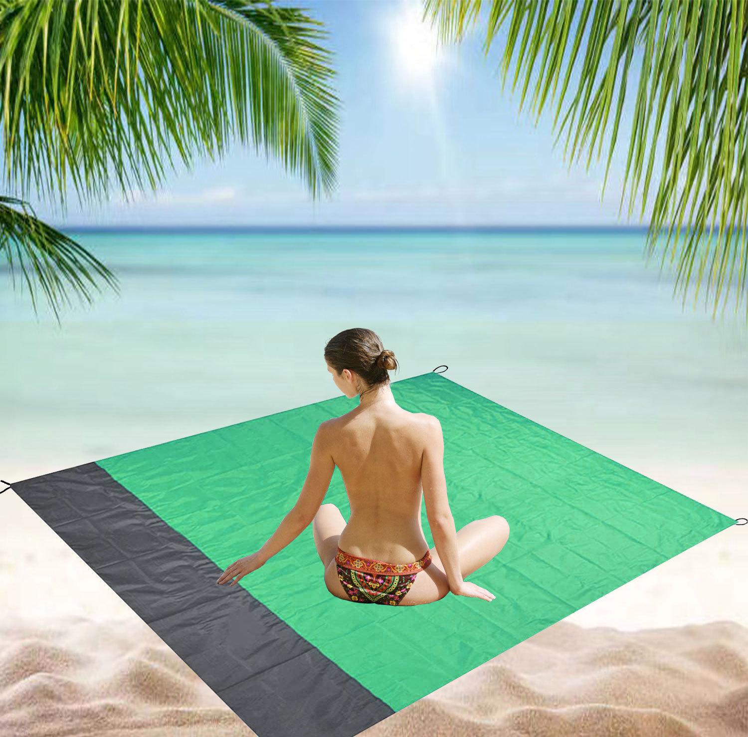 Waterproof beach blanket 200*210 cm - green